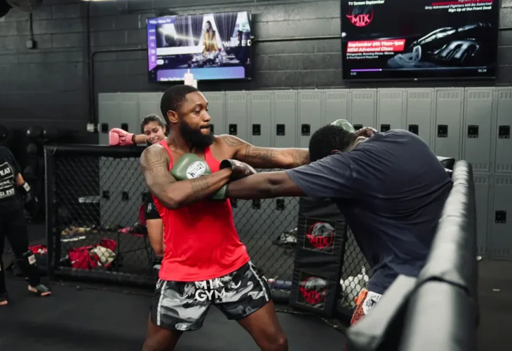 Jak wybrać idealne rękawice MMA?